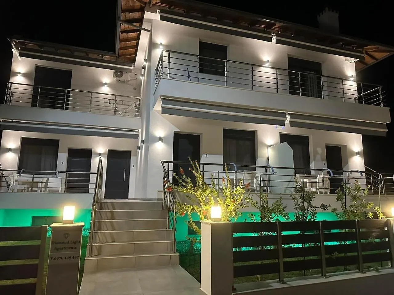 Diamond Light Apartments Nikiti